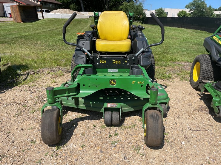 2022-john-deere-la-image-2