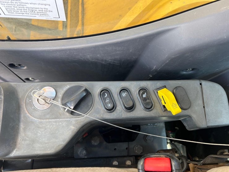 2017-komatsu-pc228us-lc-10-image-40