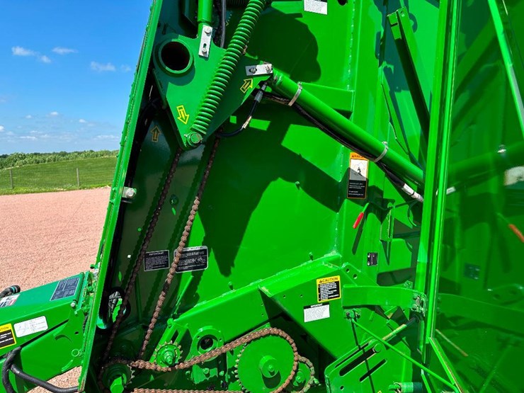 2022-john-deere-450e-image-23