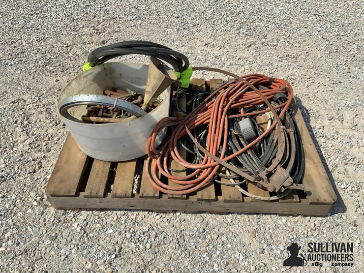 electric-cords,-steel-pins-&-gate-hinges-image-8