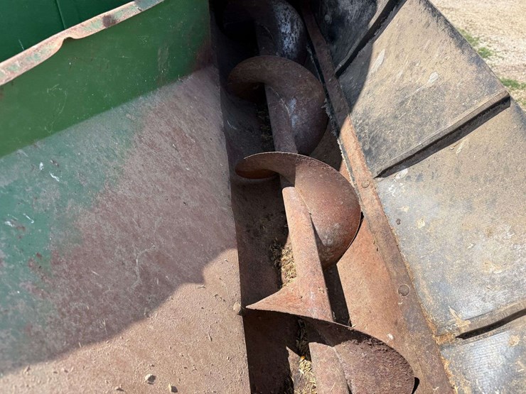 john-deere-700-image-15