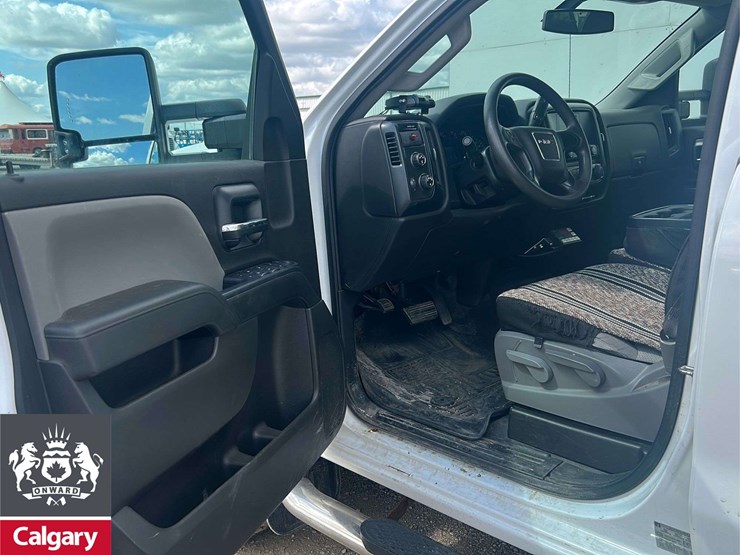 2016-gmc-sierra-2500hd-image-8