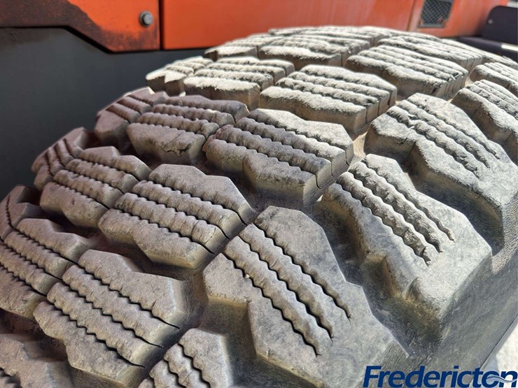 2014-doosan-dl250-image-12