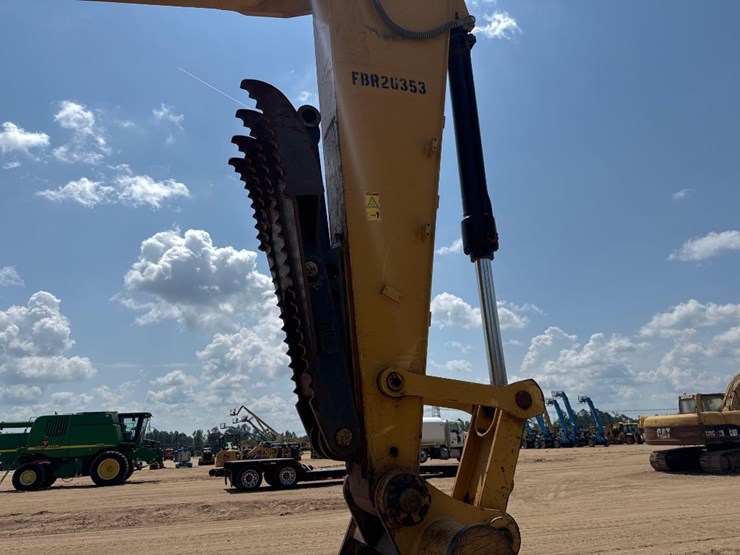 2018-caterpillar-326fl-image-15