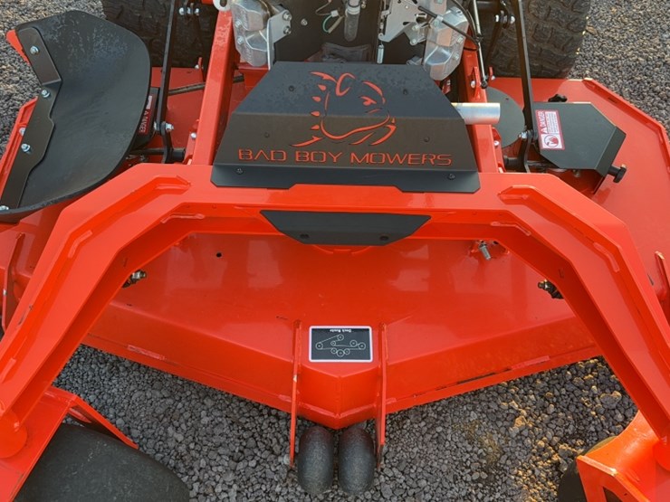 #3085-•-bad-boy-revolt-stand-on-zero-turn-mower-image-5