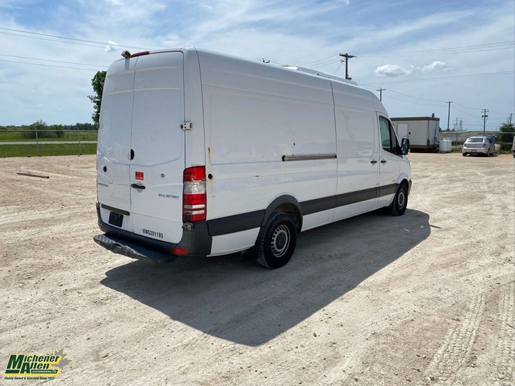2016-mercedes-benz-sprinter-2500-image-6
