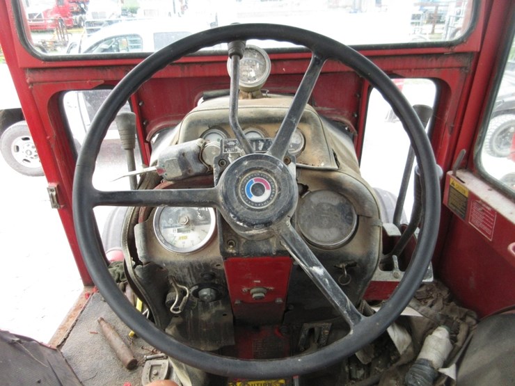 ih-1566-tractor-image-19
