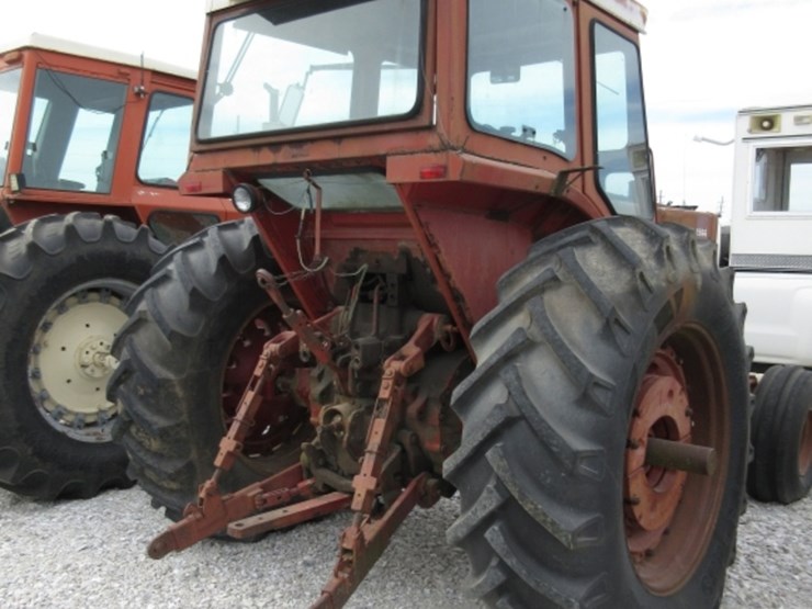 ih-1566-tractor-image-3