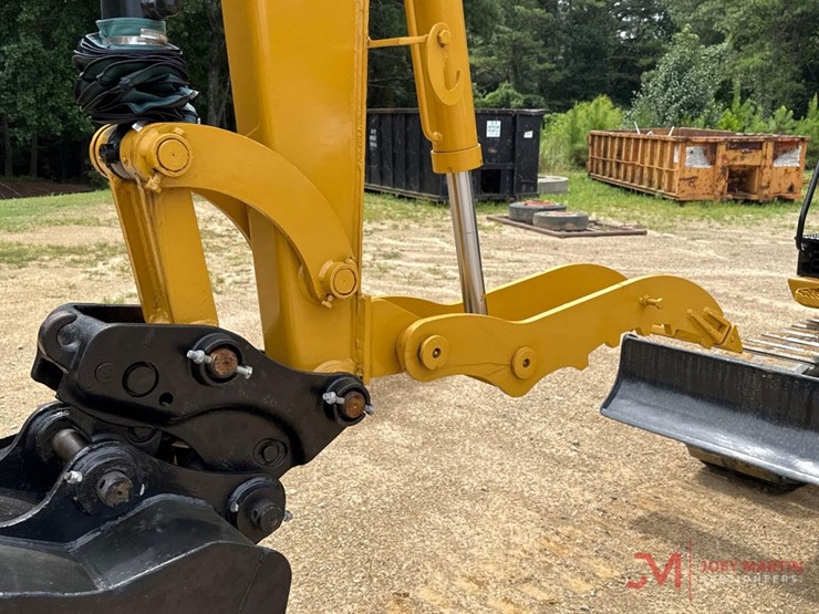 2021-caterpillar-305-image-6