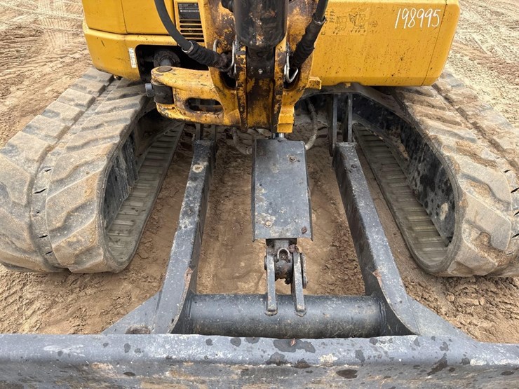 2015-caterpillar-305e2-cr-image-18