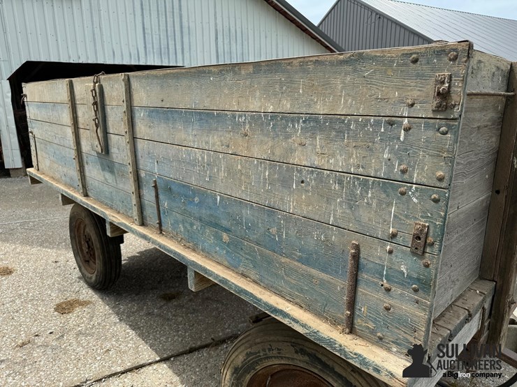 monarch-wooden-barge-wagon-on-case-running-gear-image-13