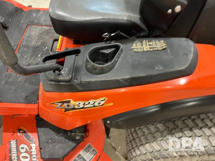 kubota-zd326-image-27