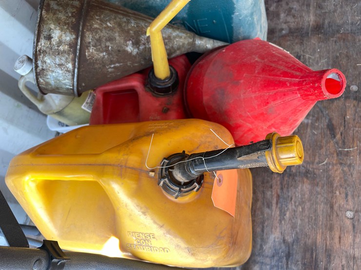 #10800-•-gas-cans-image-5