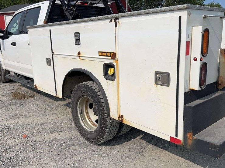 2017-ford-f350-image-31