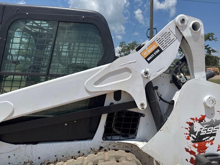 2022-bobcat-t595-image-23