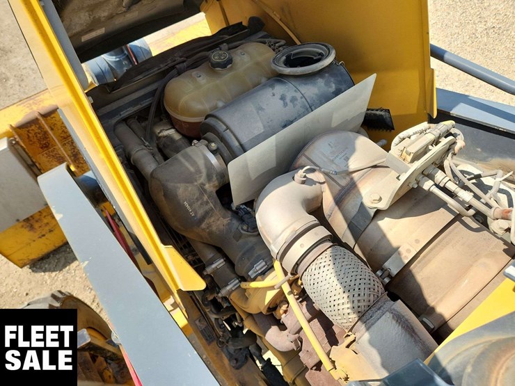 2014-deere-310sk-image-23