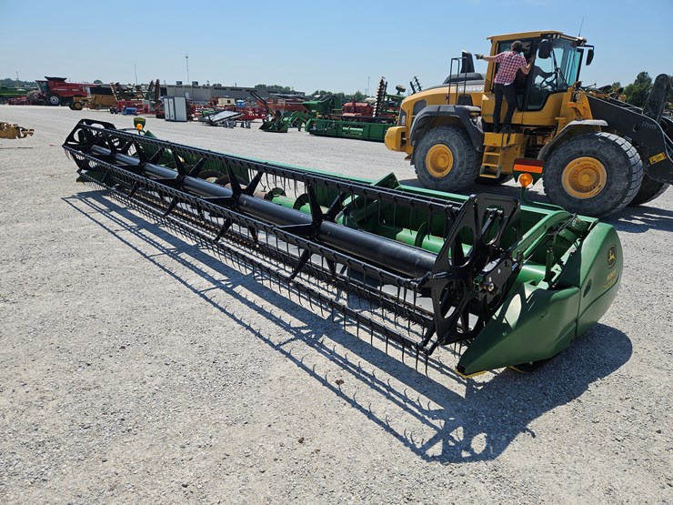 2004-john-deere-630f-image-12