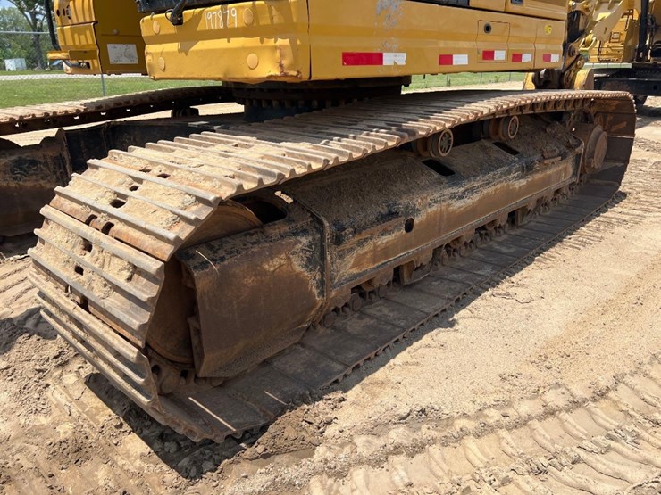 2022-caterpillar-335-image-9