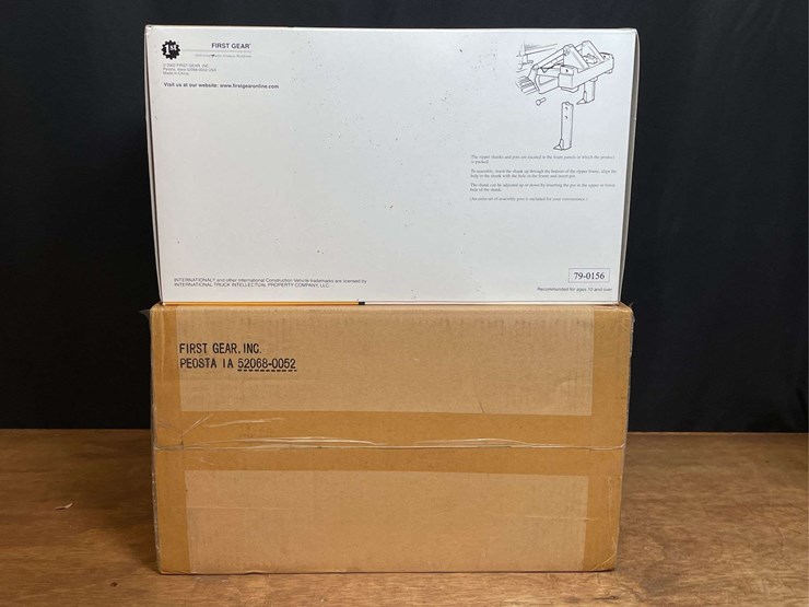 1/25-ih-td-25-crawler-nib-1st-gear-image-13