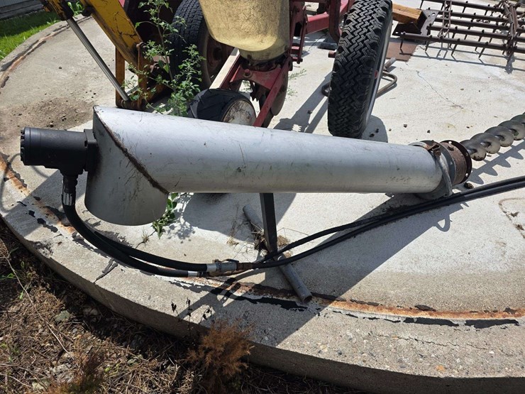 6”-to-8”-incline-auger-for-18’-bin-with-hydraulic-drive,-stainless-steel-tube-image-3
