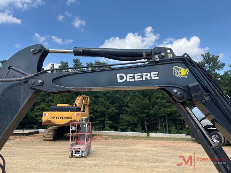 2022-deere-35g-image-12