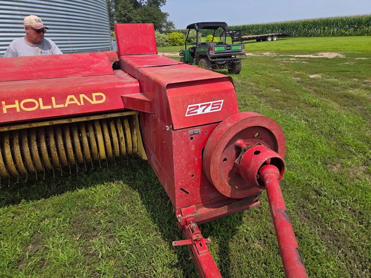 new-holland-275-image-8