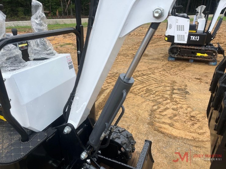 unused-2025-tk13-mini-crawler-excavator-image-10