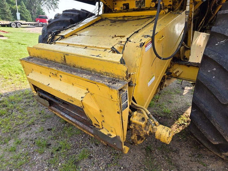 new-holland-tr87-image-34