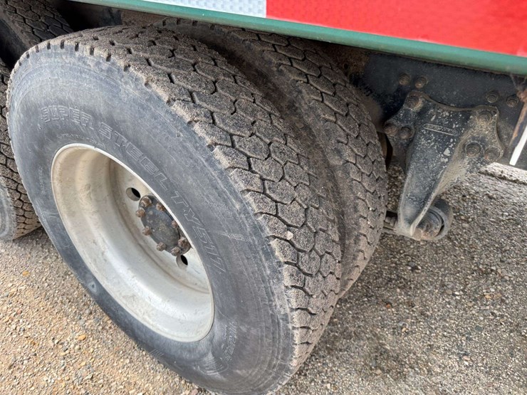 1993-freightliner-fld120-image-35