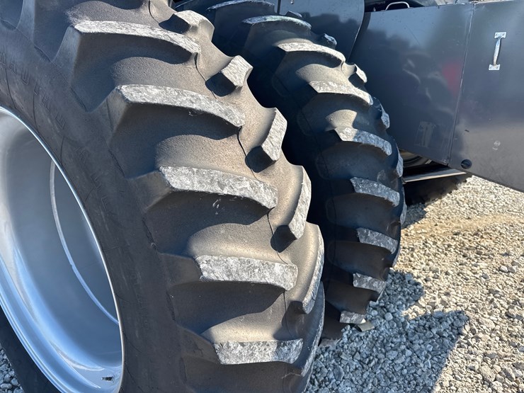 2012-massey-ferguson-9540-image-13