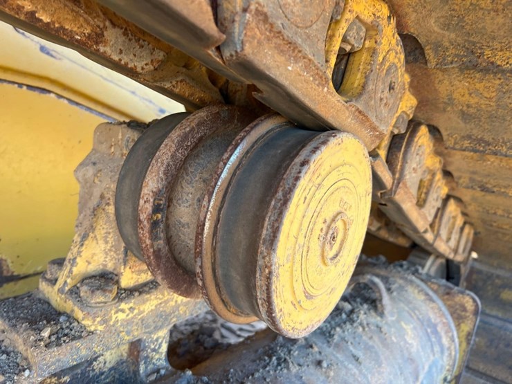 2008-caterpillar-d6t-lgp-image-16