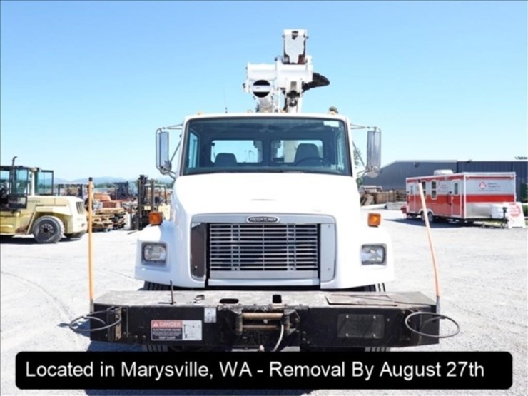 2003-freightliner-fl70-image-29