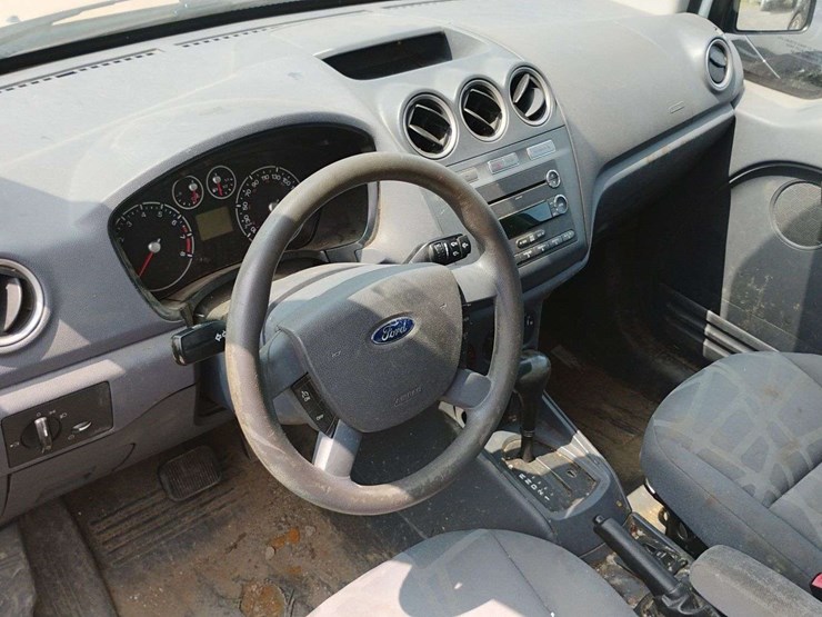 2013-ford-transit-connect-image-18