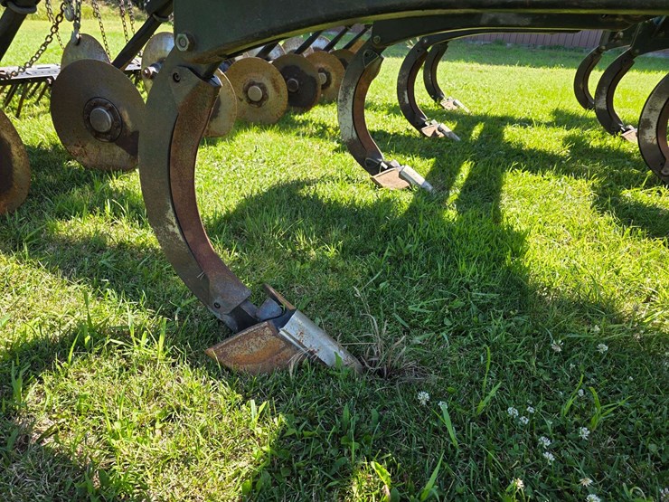 2016-john-deere-18-image-58