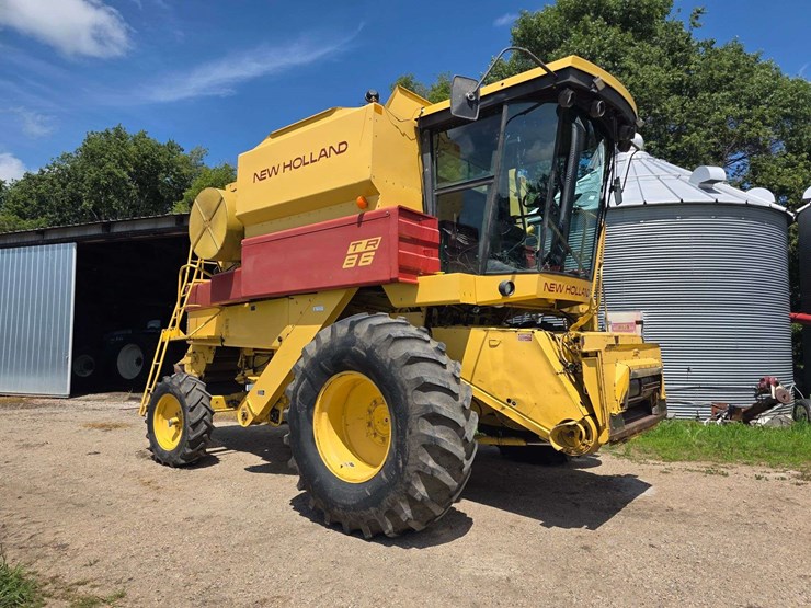 1988-new-holland-tr86-image-1