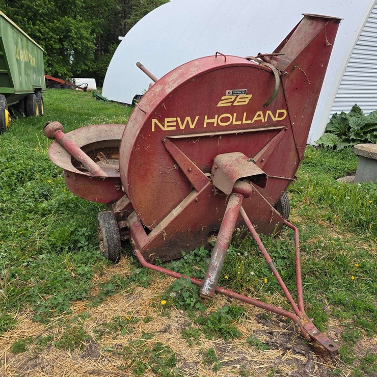 NEW HOLLAND 28
