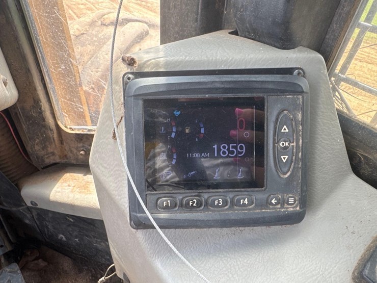 2016-caterpillar-553c-image-22