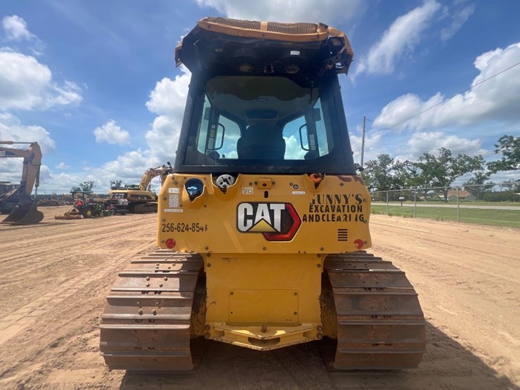 2021-caterpillar-d3-lgp-image-3