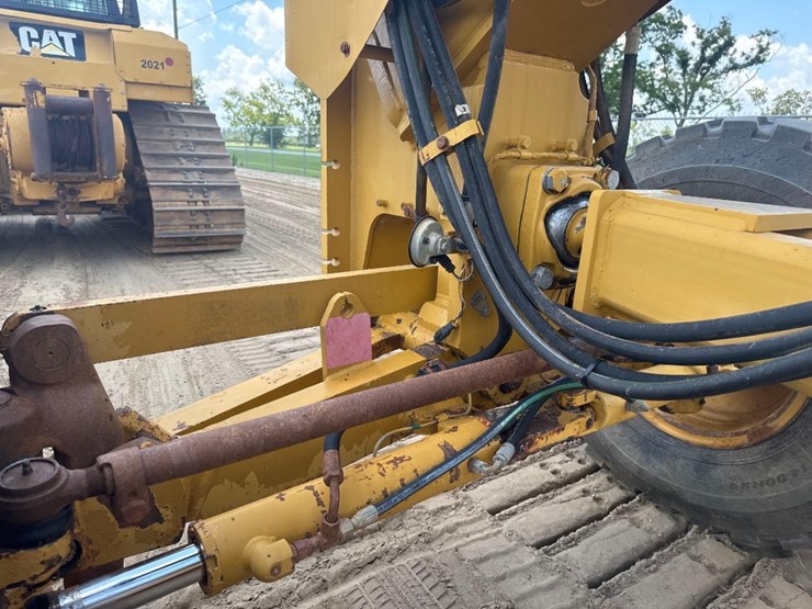 caterpillar-140m-vhp-image-21