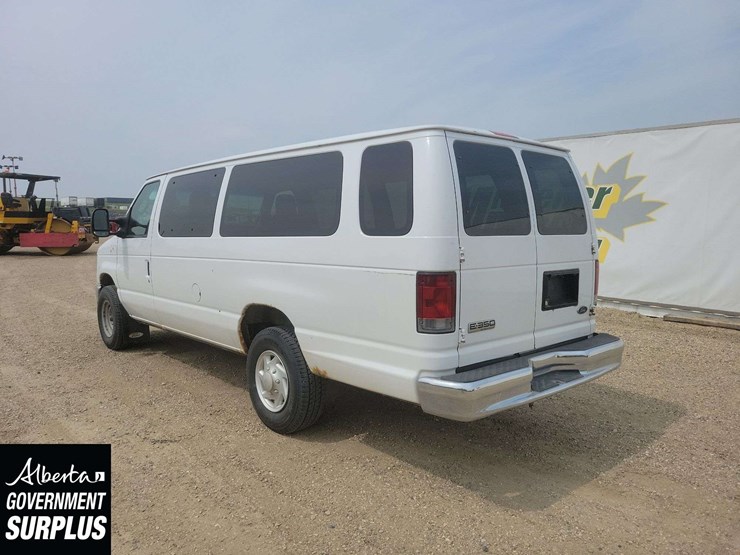 2009-ford-cargo-image-2