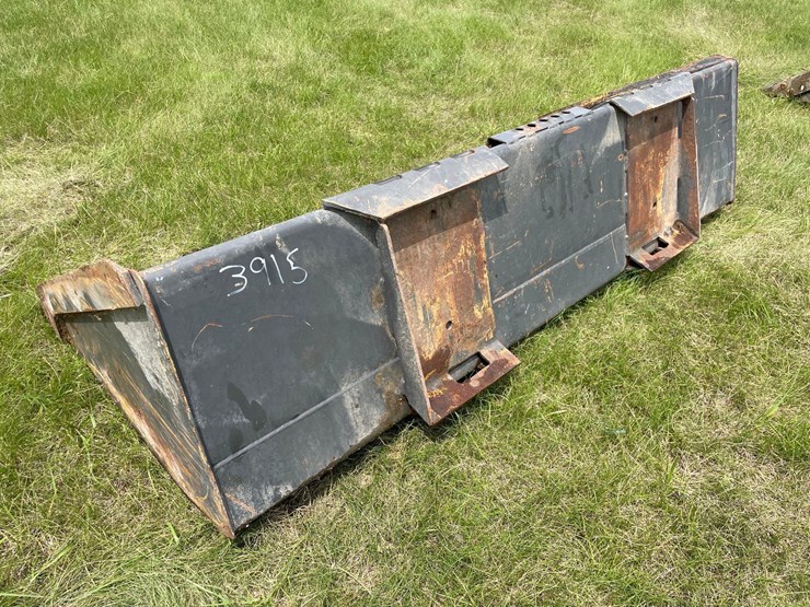 skidloader-77"-quick-tach-bucket-image-3