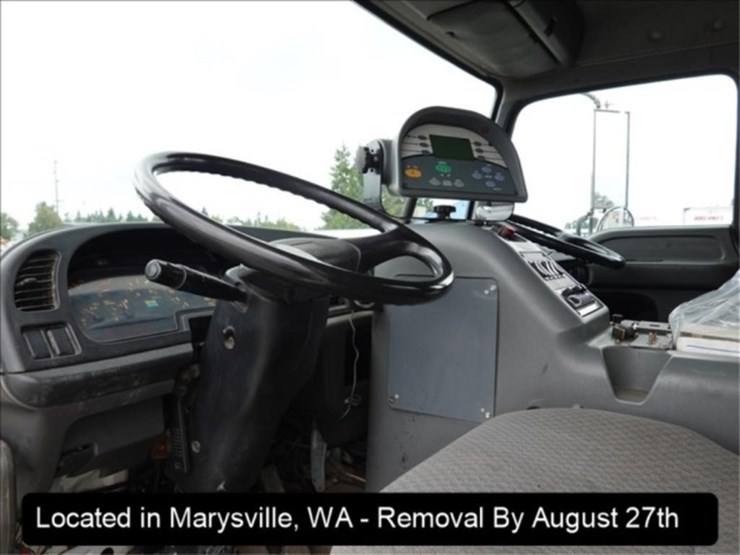 2002-gmc-t7500-image-10
