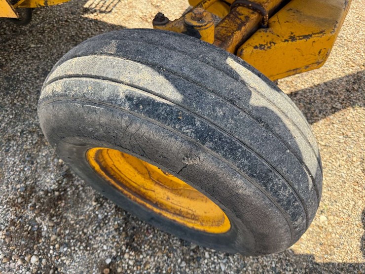 john-deere-310d-image-16