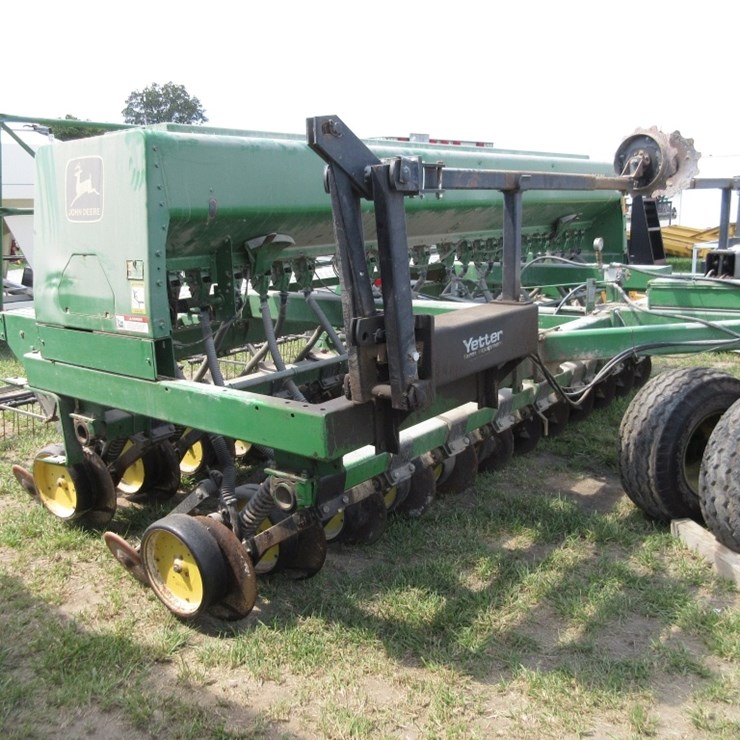 JOHN DEERE 750