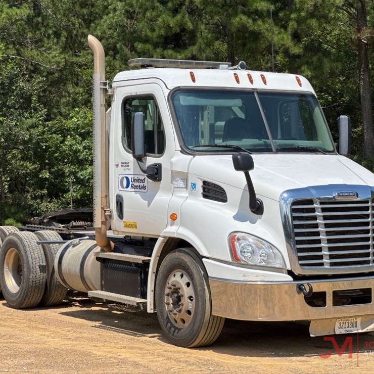 2020 FREIGHTLINER DAY CAB TRUCK TRACTOR