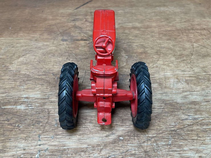 1/16-farmall-404-ertl-image-5