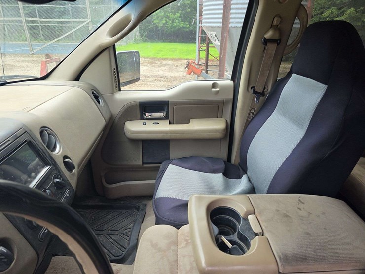 2004-ford-f150-xlt-image-24