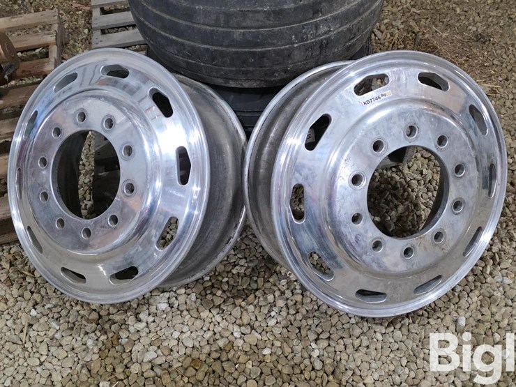 accuride-aluminum-24.5"-rims-image-2