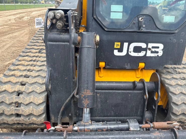 2015-jcb-320t-eco-image-19