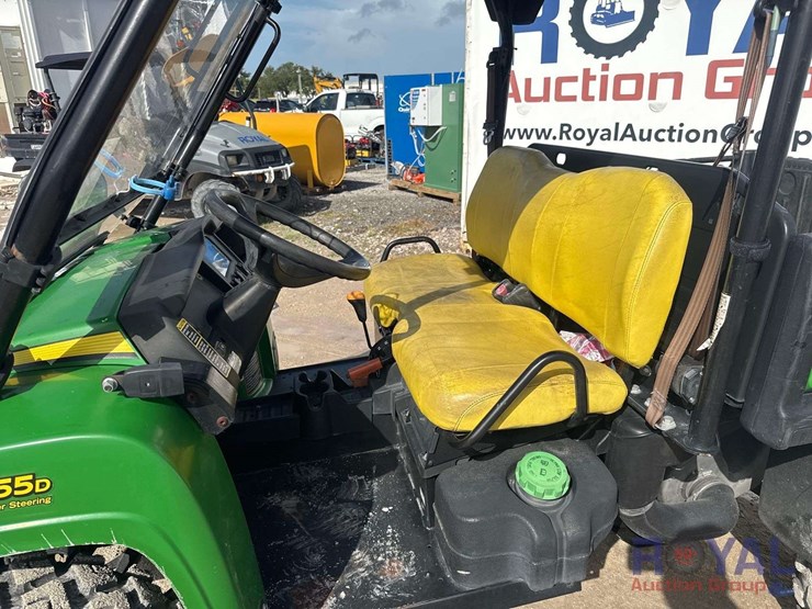 2017-john-deere-gator-image-11